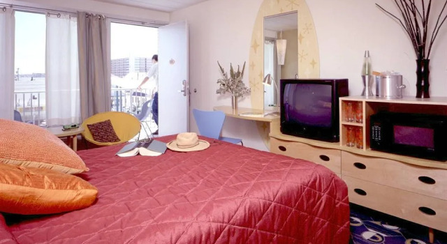 Starlux Hotel
