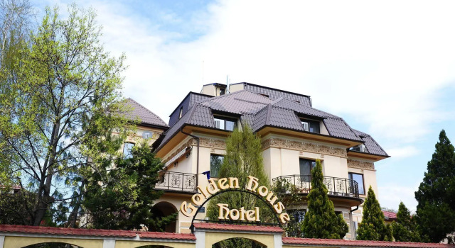 Hotel Golden House