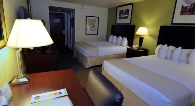 Четырёхместный номер Standard Holiday Inn - Fort Myers - Downtown Area by IHG