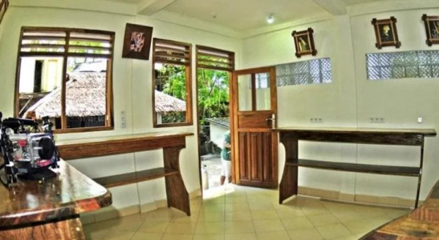 Bunaken Divers Sea Breeze Resort, Rezerwuj Ośrodek wypoczynkowy Tanie hotele w Sulawesi