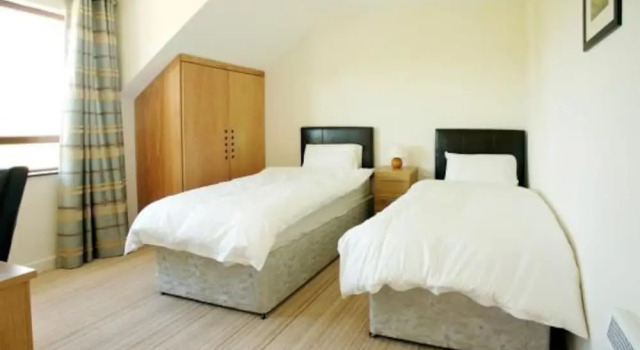 Corran Meabh Holiday Village Lahinch 4003, Boek Hotel Hotels in Clare met parkeren, Parkeren