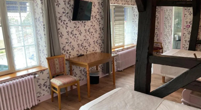 Четырёхместный номер Standard Hotel Le Bon Laboureur