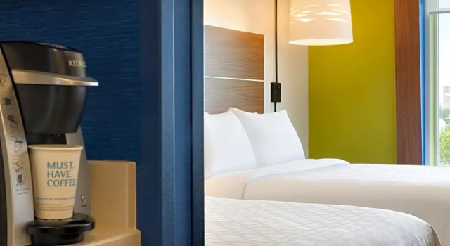 Четырёхместный люкс Holiday Inn Express & Suites La Grange by IHG