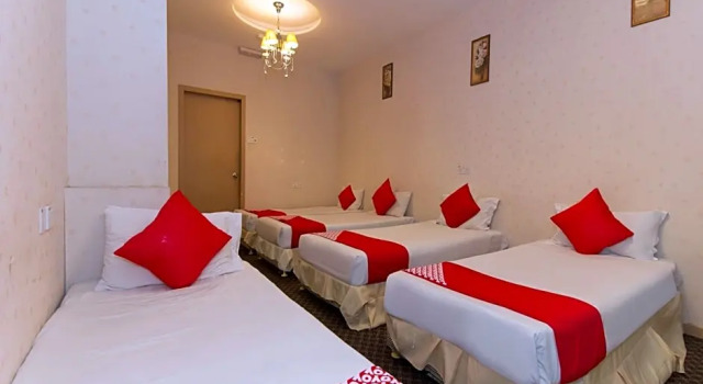 Семейный люкс The Crown Borneo Hotel