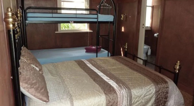 Little River Inn - Hostel, Rezerwuj Hostel Hotele w Gippsland ze śniadaniem, Śniadanie