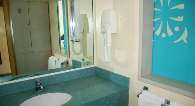 Трёхместный номер Standard с балконом и с видом на море Carayou Hotel et Spa