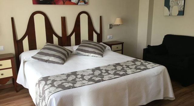 Двухместный номер Economy c 1 комнатой Hotel Valle de Cabezón