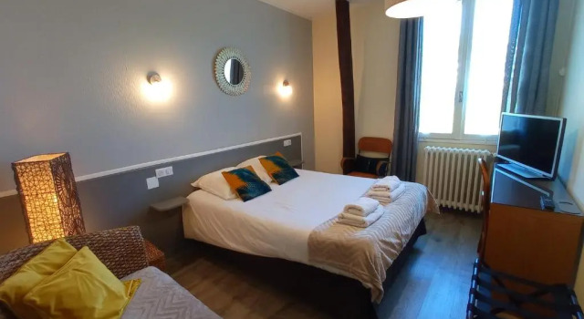 Номер Superior Logis Hôtel AMBROISE