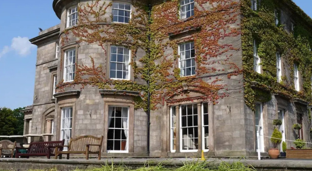 Shaw Hill Golf Resort & Spa Hotel