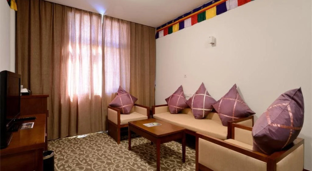 High Mountain Resort Deqin, Book Resort Deqin Yunnan