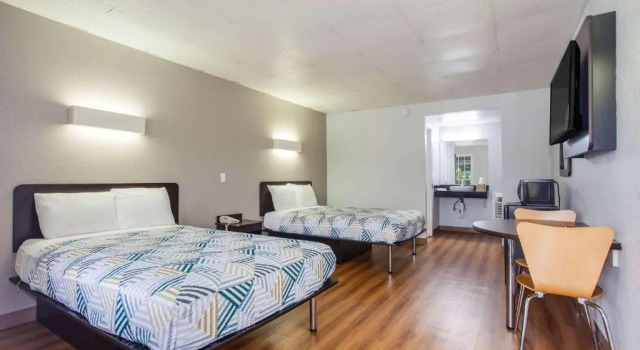 Четырёхместный номер Standard Motel 6-Walterboro, SC