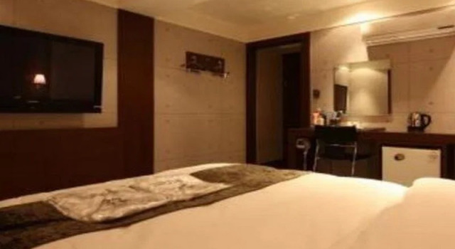 Jongno Abueson Hotel, Забронировать Отель Отели Сеула с парковкой, рядом с Станция метро Jongno 3-ga Station, Парковка