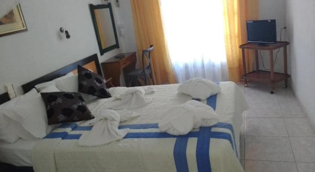 Karaoulanis Beach, Rezerwuj Hotel Hotele w Mouresi z basenem, Basen
