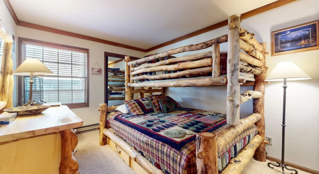 Walk to Mammoth Ski Lifts at Canyon Lodge Condo, Varaa Huoneisto Mammoth Lakes Mammoth