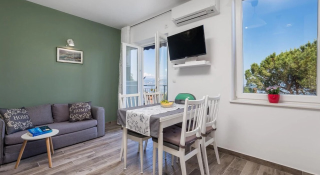 Beautiful Apartment in Lovran With Wifi and 2 Bedrooms, Забронировать Апартаменты/квартира Отели Ловран с парковкой, Парковка