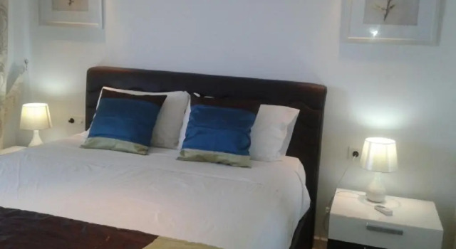 Babylon 66 An Outstanding Holiday Home Ticks Every box, Rezerwuj Apartament Hotele w Side Coast z basenem, Basen