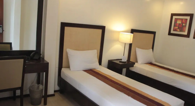 Двухместный номер Deluxe с балконом Subic Grand Seas Resort