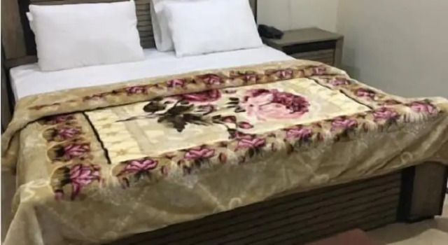 Royal guest house, Book Guesthouse Hotels in Islamabad with Parking, Parking