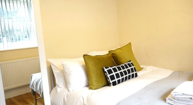 Heathrow Ensuite Rooms- Auto check in, Забронировать Отель Отели High Weald с парковкой, Парковка