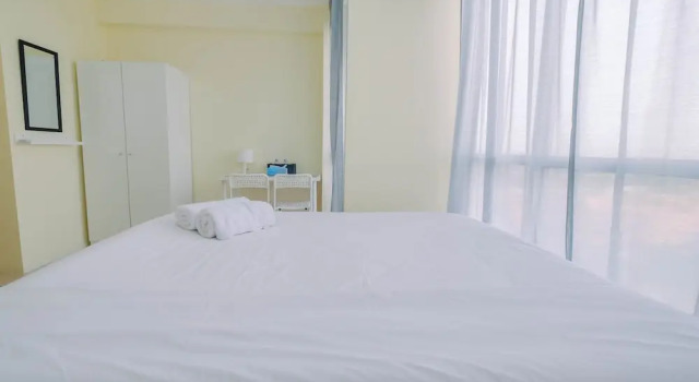 Tifolia Studio Apartment with Double Bed near LRT Station, Book Apartment Jakarta Jakarta Province