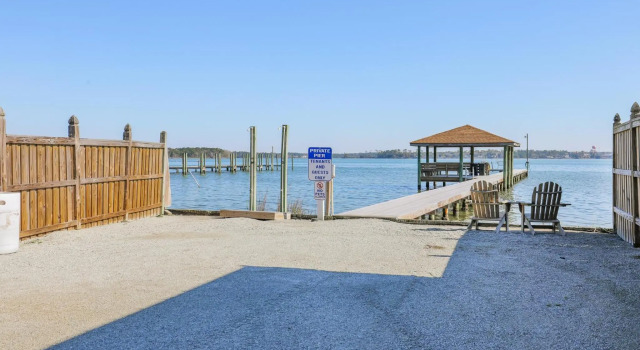 Spacious Home with Waterfront View-Welcome Pets, Book Hotel Sneads Ferry North Carolina