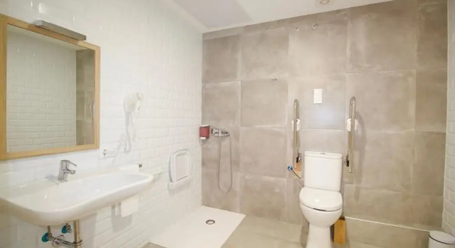 Одноместный номер Superior с балконом The Bridge Huertas - Hostal