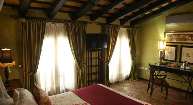 Полулюкс La Casona de Calderón Gastronomic & Boutique Hotel