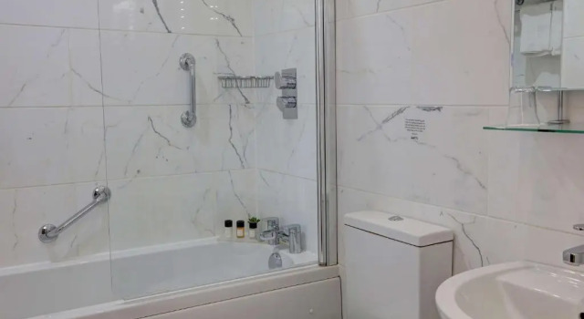 Двухместный номер Standard The George Hotel