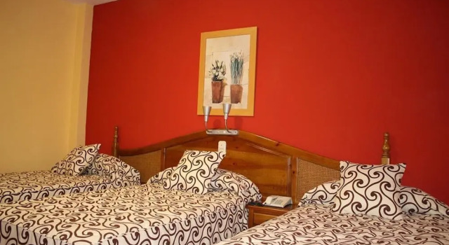 Трёхместный номер Standard с балконом Hotel La Curva