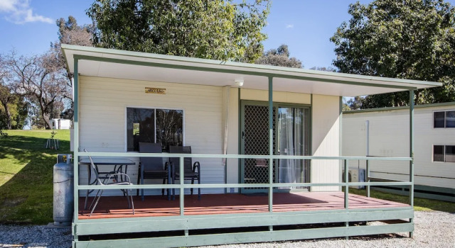 Номер Standard с 3 комнатами с балконом и с видом на озеро Discovery Parks - Lake Hume, New South Wales