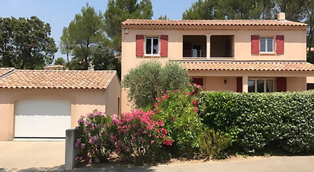 Beautiful Villa in Saumane-de-Vaucluse with Garden