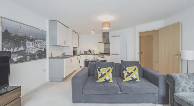 Apartment With 2 Bedrooms in London, With Furnished Balcony and Wifi