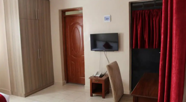 Двухместный номер Standard с балконом 67 Athi Hotel
