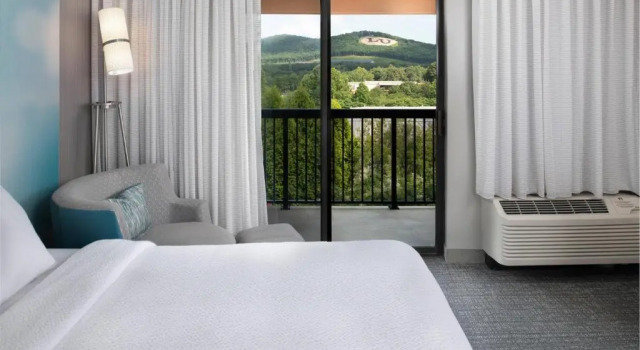 Четырёхместный номер Standard Courtyard by Marriott Lynchburg