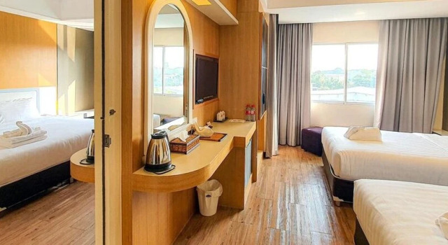 Четырёхместный номер Standard New Travel Lodge Hotel