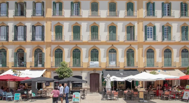 Cosy 7 Bedrooms in Plaza Merced, Забронировать Отель Отели Малаги 4 звезды, рядом с Salamanca Market, 4*