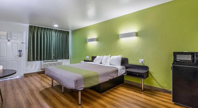 Номер Standard Motel 6-San Marcos, TX - North