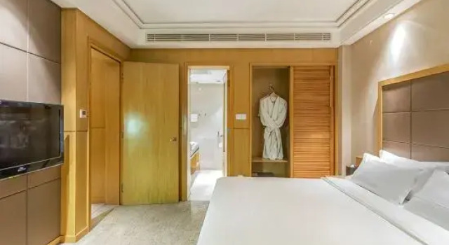 Люкс Deluxe Jiyuan Century Hotel