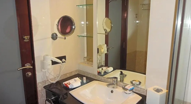 Номер Standard Royalton Hyderabad Abids