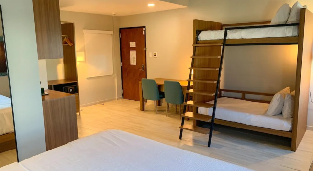 Czteroosobowy rodzinny suite Tryp by Wyndham Mayaguez