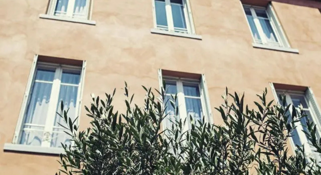 The Old Hotel Ravel