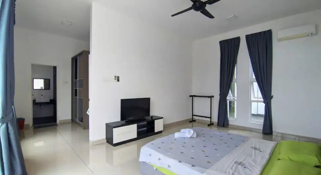 Hom Villa 16-25 pax, Varaa Villa Hotellit Johor pysäköinnillä, Pysäköinti