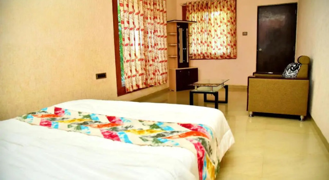 MERIDIAN AC VILLA - Besides Valley View & Strawberry Farms
