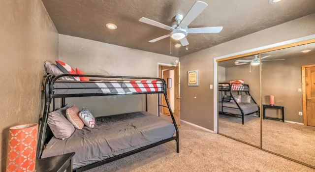 Коттедж Spacious Ruidoso Home w/ Hot Tub & Fireplaces
