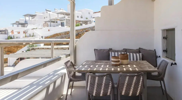 Полулюкс The Mykonist Merchia Beach Villas & Suites