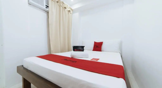 RedDoorz @ DBuilders Rooms Bangkal Makati