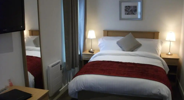 The Burlington Hotel, Varaa Hotelli 3 tähden hotellit kohteessa Merseyside, 3*