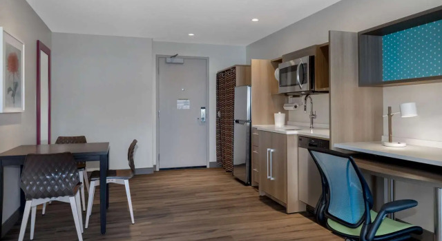 Двухместный люкс Home2 Suites By Hilton Bristol