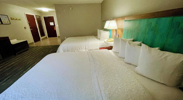 Четырёхместный номер Standard Hampton Inn & Suites Pensacola I-10 N at University Town Plaza