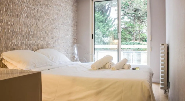 Spacious Apartment With Balcony / Terrace Crossing in Green Surroundings, Prenota Appartamento Hotel a Aquitania con piscina, Piscina